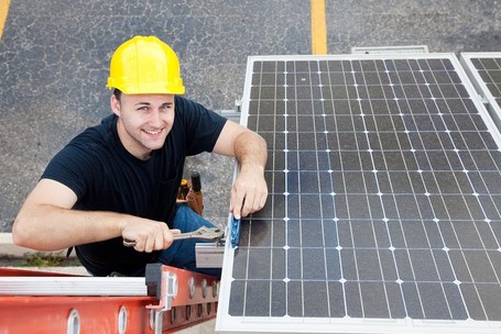 Photovoltaik-Solaranlagen-Montage